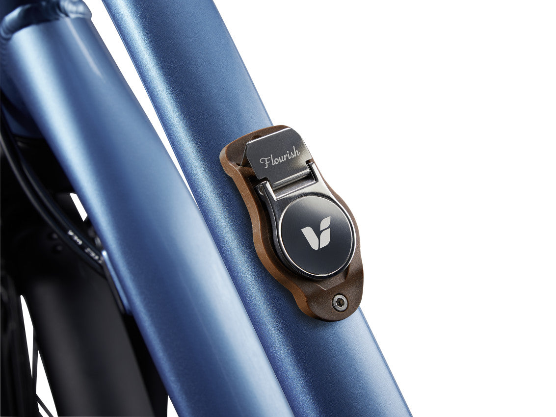 MY23 Flourish FS_Color A Estoril Blue_D-7