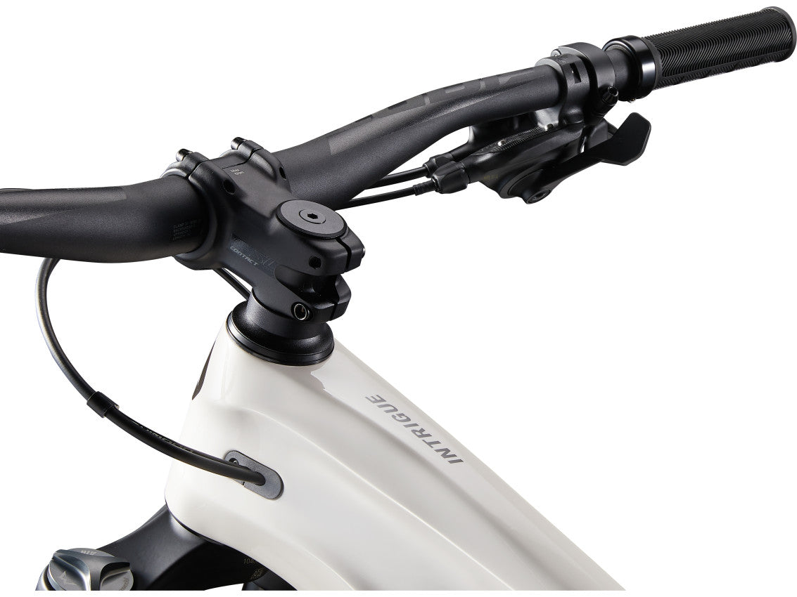 Image 4 of 9 - MY23 Intrigue LT Advanced Pro 2_Color A Mushroom-4