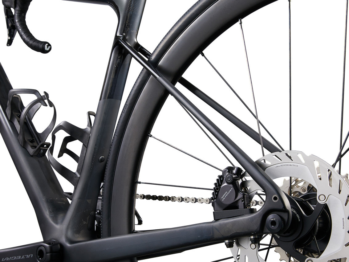 MY24 Avail Advanced Pro 0_Color A Carbon-D5