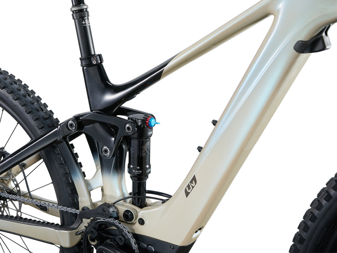 MY24 Intrigue X Advanced E+ EL 3_Color A Shoreline-D2