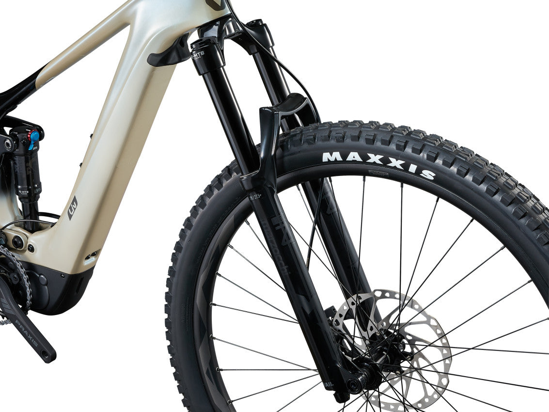 MY24 Intrigue X Advanced E+ EL 3_Color A Shoreline-D4