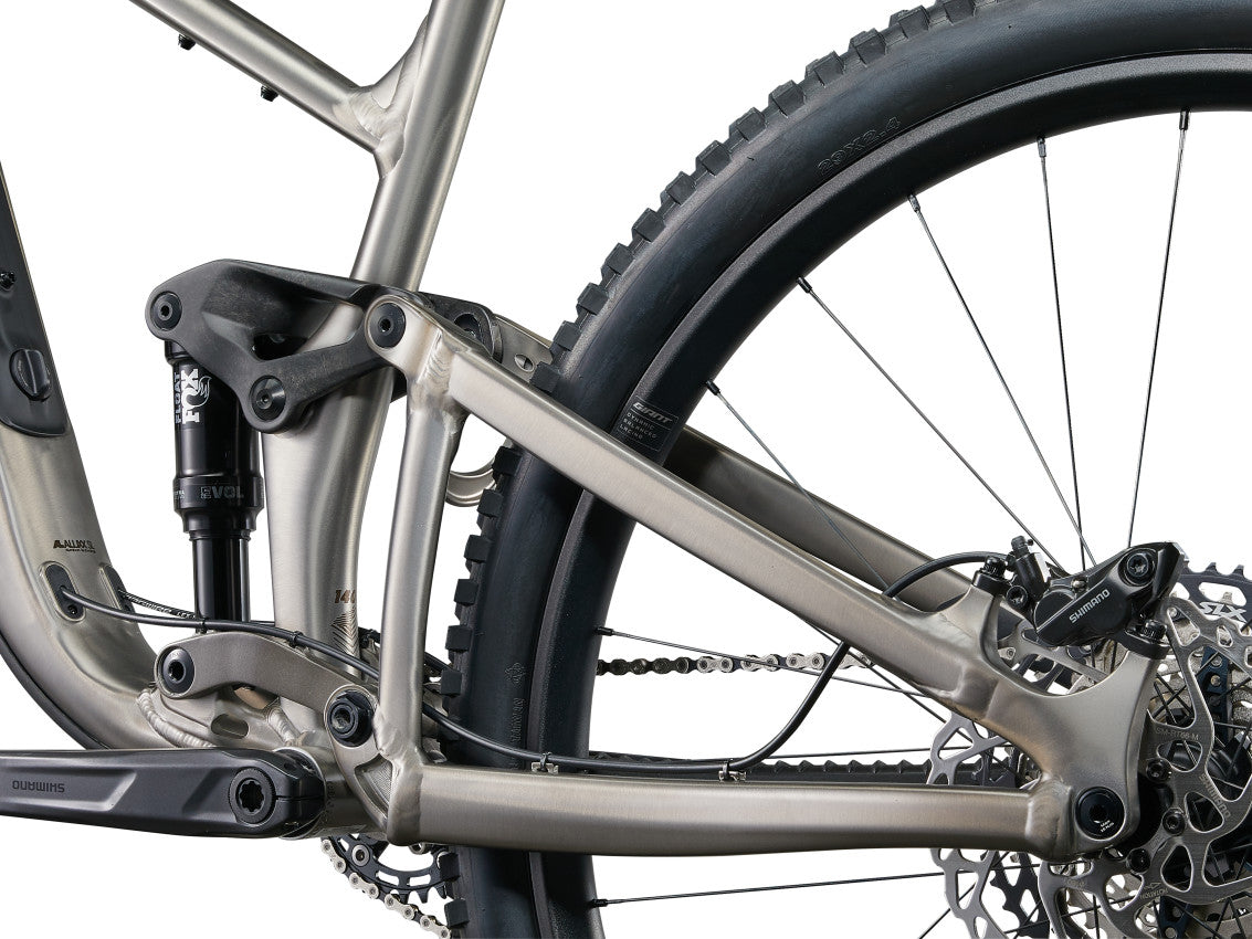 Image 4 of 6 - MY24 Trance X 1_Color A Smoke Metal-D5