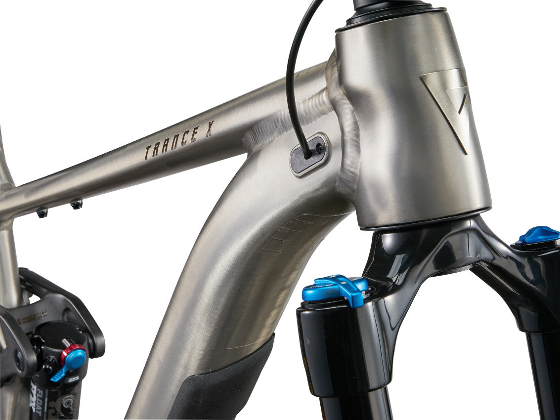 Image 3 of 6 - MY24 Trance X 1_Color A Smoke Metal-D8