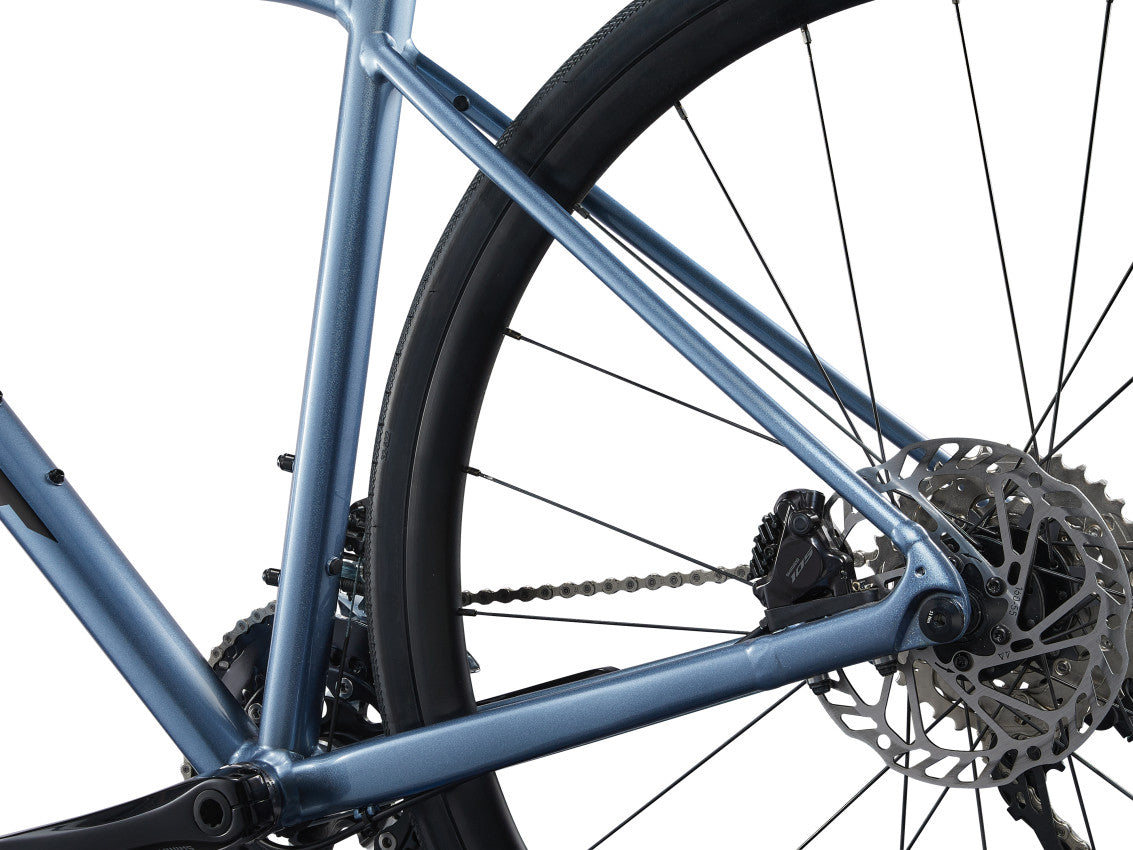 MY25 Contend AR 1_Color A Frost Silver-D5