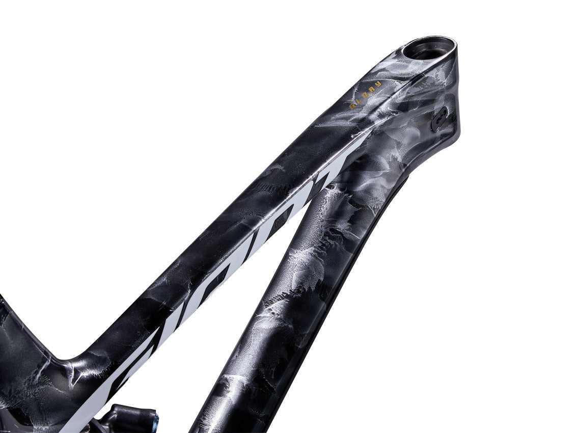 Image 7 of 7 - MY25 Glory Advanced-FR_Color A Quarry_4