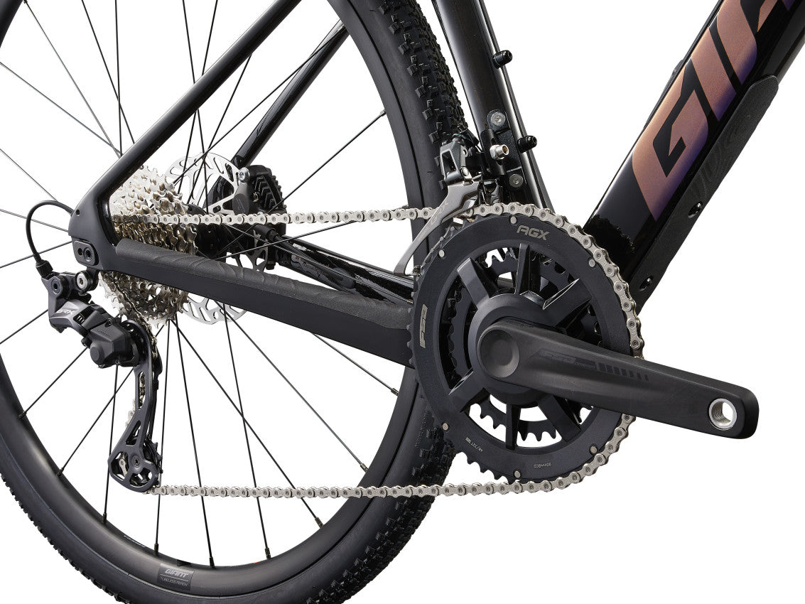 MY25 Revolt Advanced 2_Color A Carbon Smoke-D3