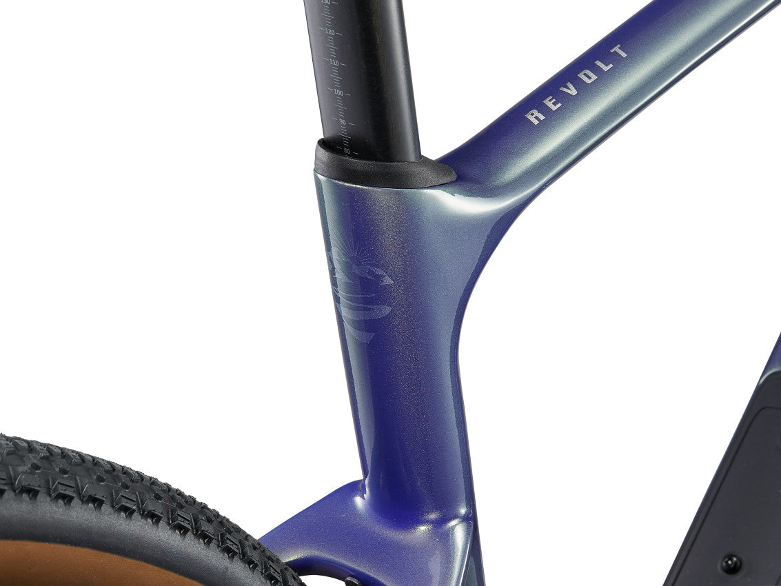 MY25 Revolt Advanced Pro 0_Color A Interstellar-D8