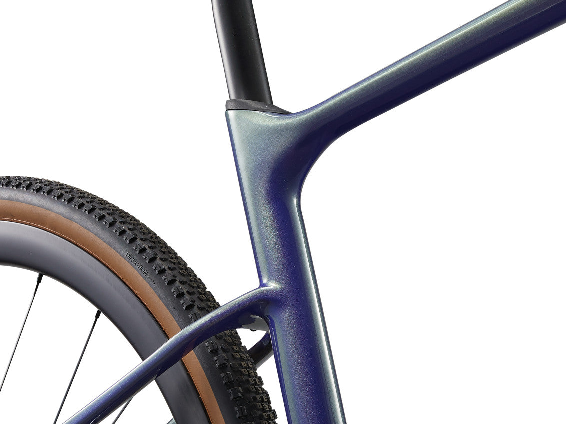 MY25 Revolt Advanced Pro 0_Color A Interstellar-D9