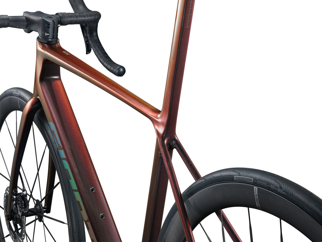 MY25 TCR Advanced SL 0-DA_Color A Black Lava-D9