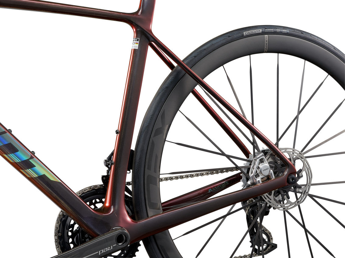 MY25 TCR Advanced SL 0-Red_Color A Black Lava-D6