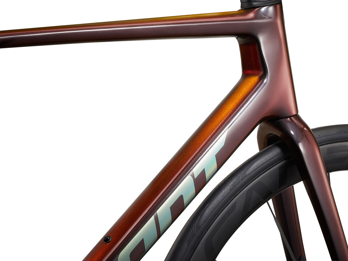 MY25 TCR Advanced SL 0-Red_Color A Black Lava-D8