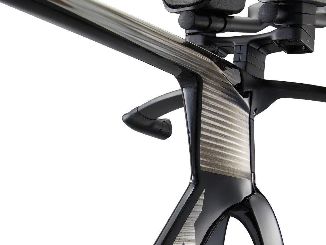 Image 6 of 9 - MY25 Trinity Advanced SL TT-FF_Color A Carbon_Chrome_D-3