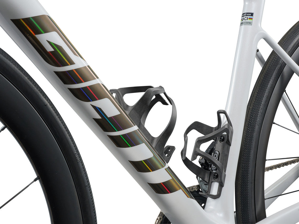 Image 5 of 8 - MY26DefyAdvancedPro1_ColorAWhite-D6