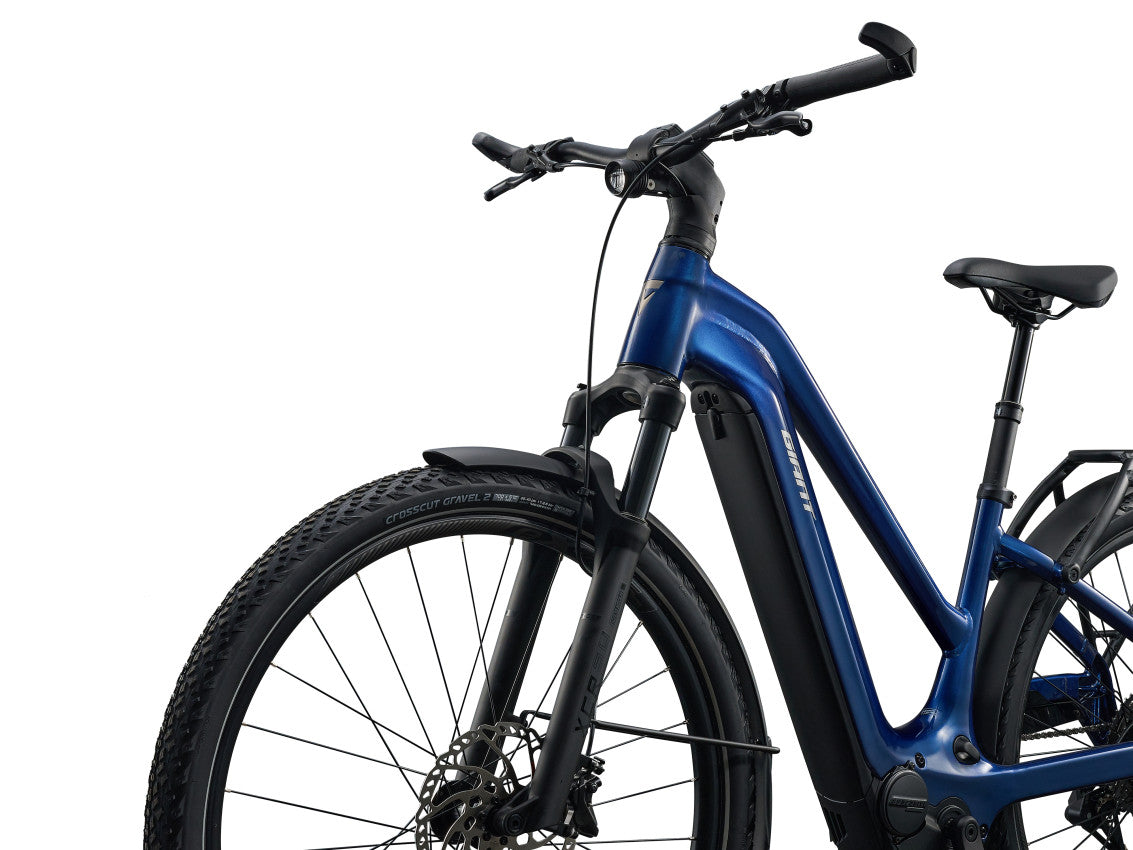 Image 3 of 11 - MY26ExploreE1STA_ColorAMetallicNavy-D4