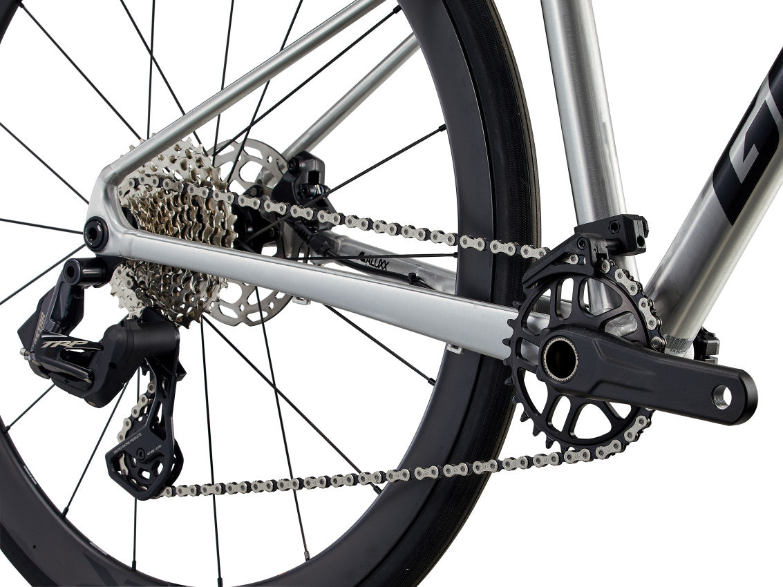 Image 5 of 25 - MY26Seek1-Giant_ColorA-D-1