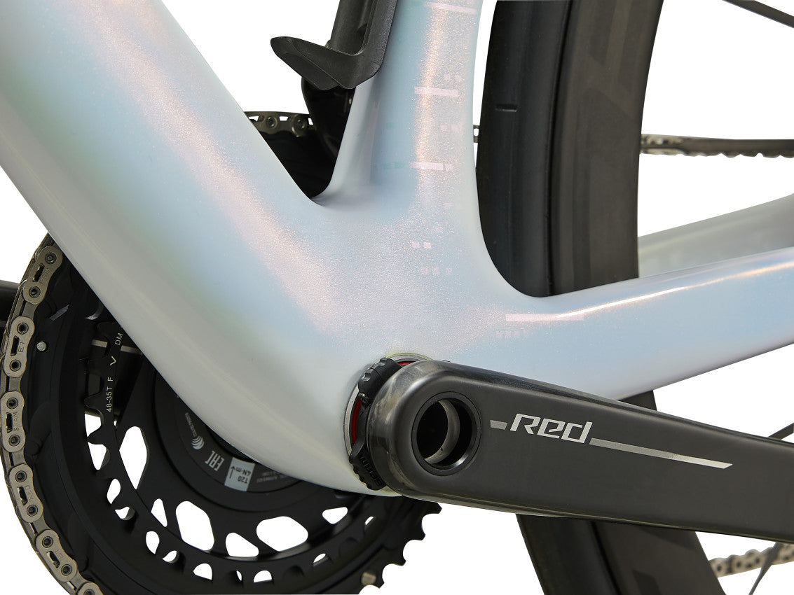 Image 4 of 12 - MY27EnviLivAdvancedSL0-Red_ColorAPrismPearl-D-10