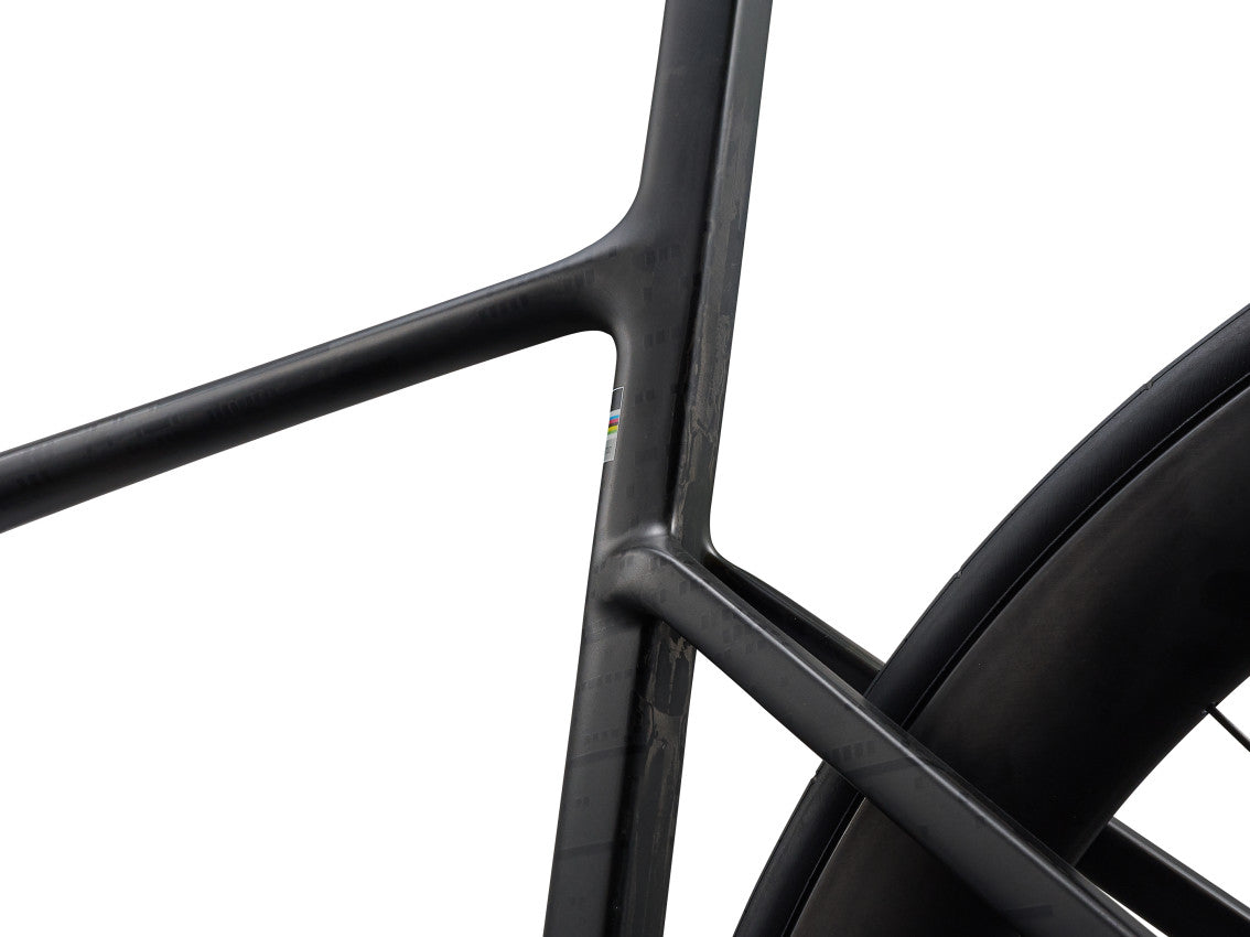 Image 5 of 6 - MY27EnviLivAdvancedSL1_ColorARawCarbon-D5