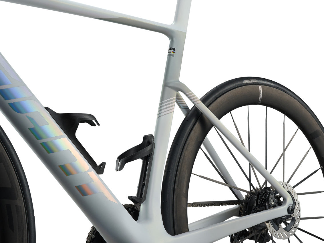 Image 7 of 12 - MY27PropelAdvancedSL0-DA_ColorAPrismPearl-D-12