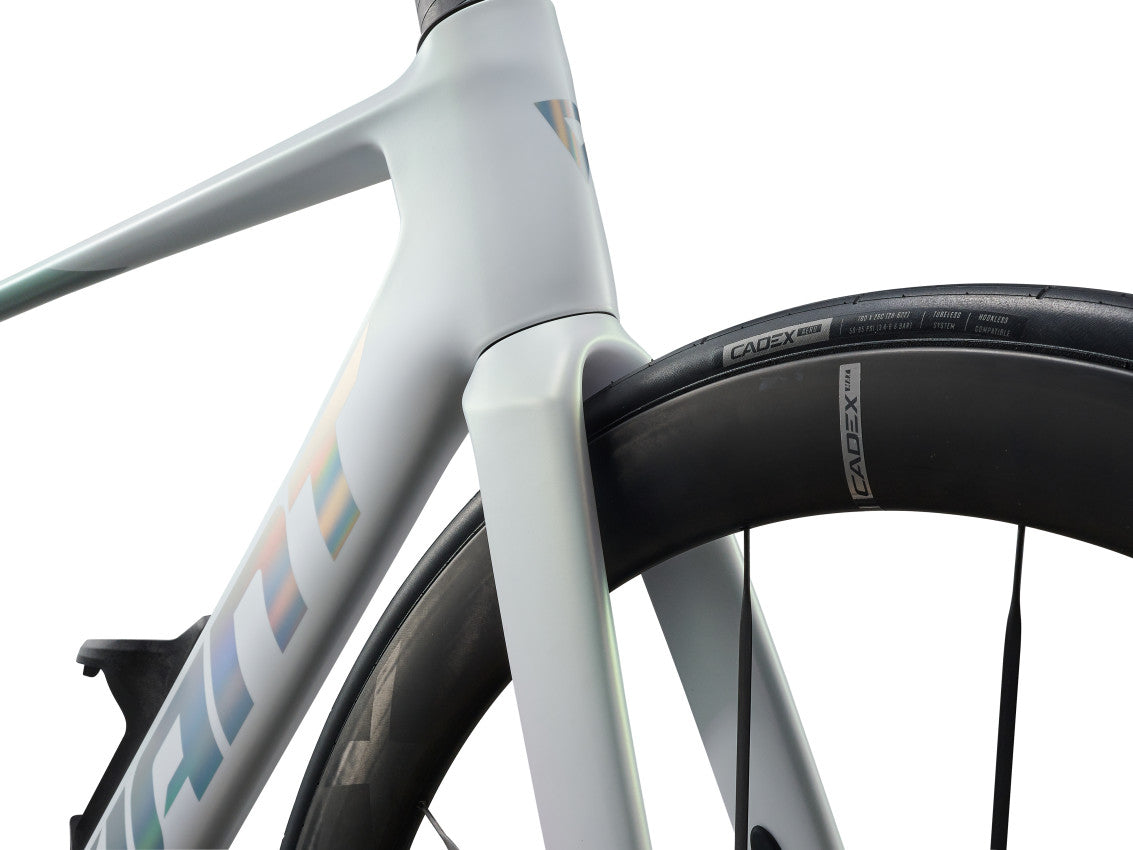 Image 9 of 12 - MY27PropelAdvancedSL0-DA_ColorAPrismPearl-D-2