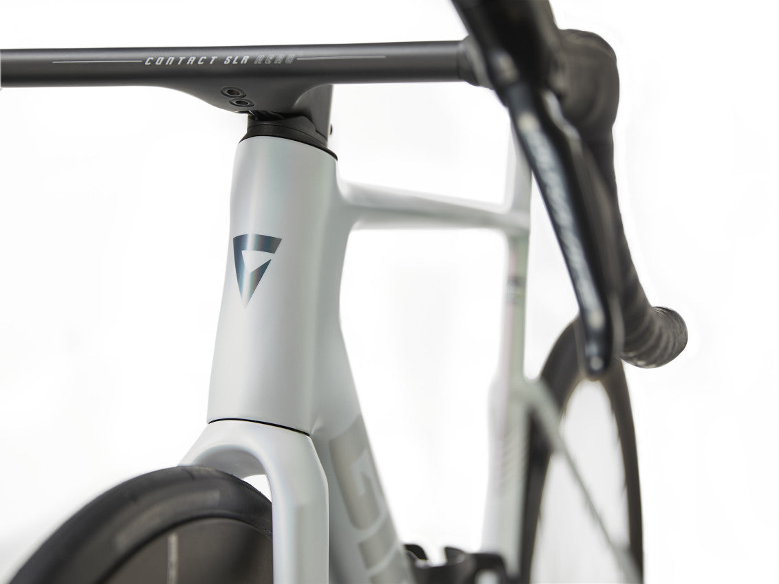 Image 10 of 12 - MY27PropelAdvancedSL0-DA_ColorAPrismPearl-D-7