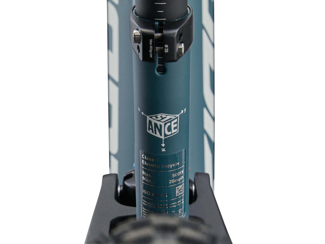 Image 5 of 12 - MY27StanceE0_ColorADeepLake_Black-D-8