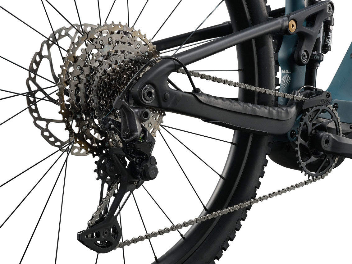 Image 7 of 12 - MY27StanceE0_ColorADeepLake_Black_ColorA-D2