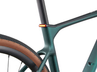  MY24 Defy Advanced E+ EL AR_Color A Kelp Forest-D8