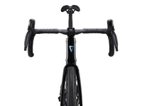  MY24 Defy Advanced Pro 0_Color A Carbon_BlueDragonfly-D4
