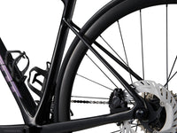 MY24 Defy Advanced Pro 0_Color A Carbon_BlueDragonfly-D5