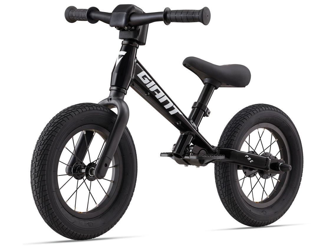  MY24 Pre_Color B Black_Front