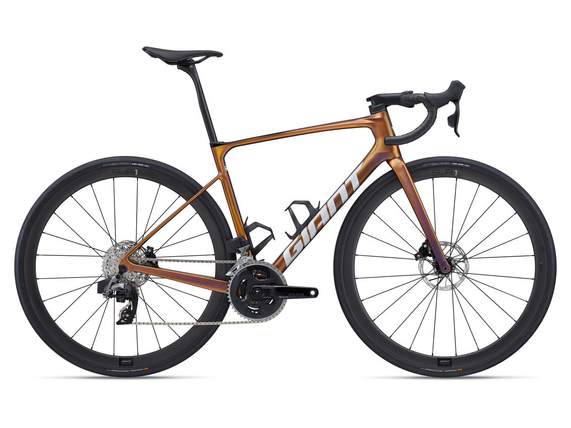 MY25 Defy Advanced Pro 1_Color A Meteor Storm