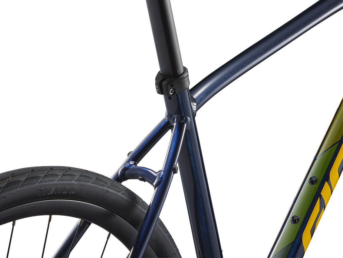  MY25 Escape 3 Disc_Color A Ultra Navy-D5