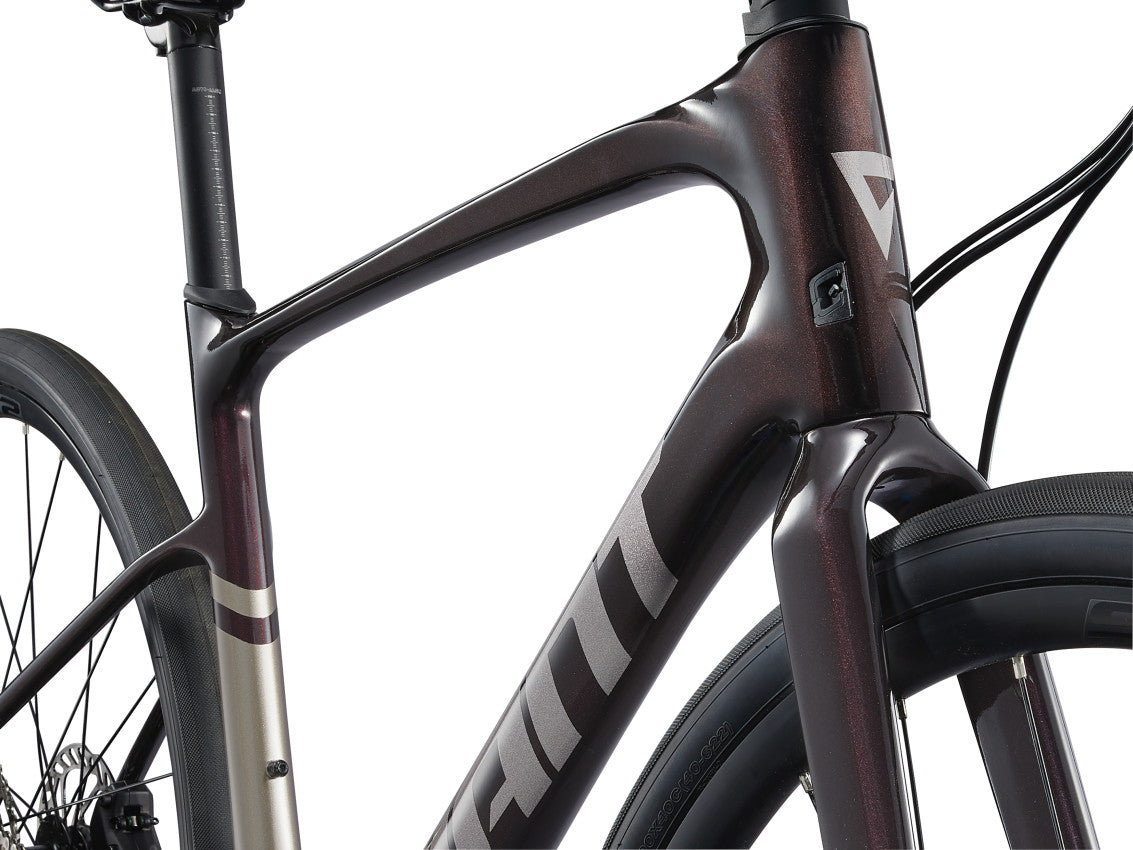 Image 3 of 7 - MY25 FastRoad AR Advanced 2_Color A Tiger Red-D1