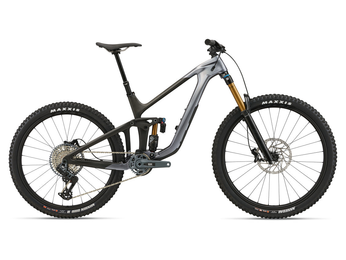 MY25 Reign Advanced 1_Color A Mercury_Raw Carbon