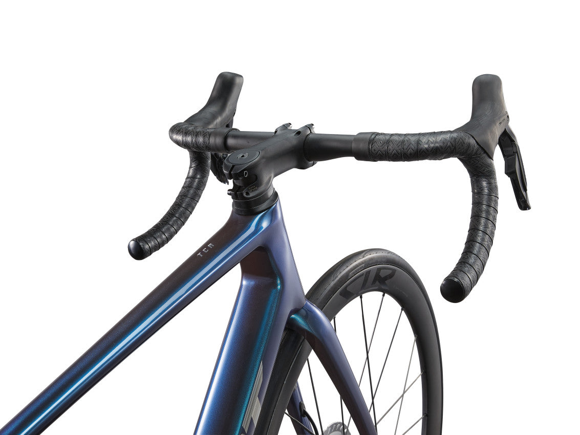  MY25 TCR Advanced Pro 0-Di2_Color A Ocean Twilight_Glare Chrome-D7