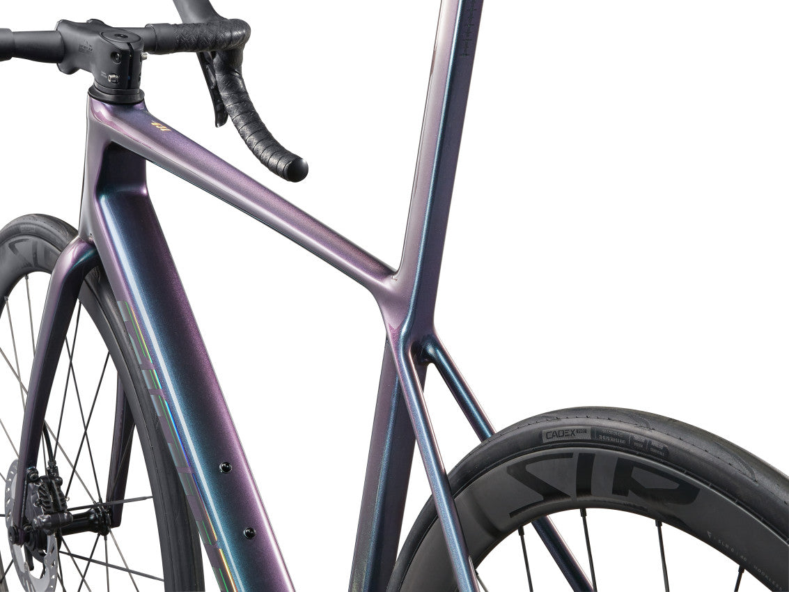  MY25 TCR Advanced SL 1_Color A Blue Dragonfly_Iris_front