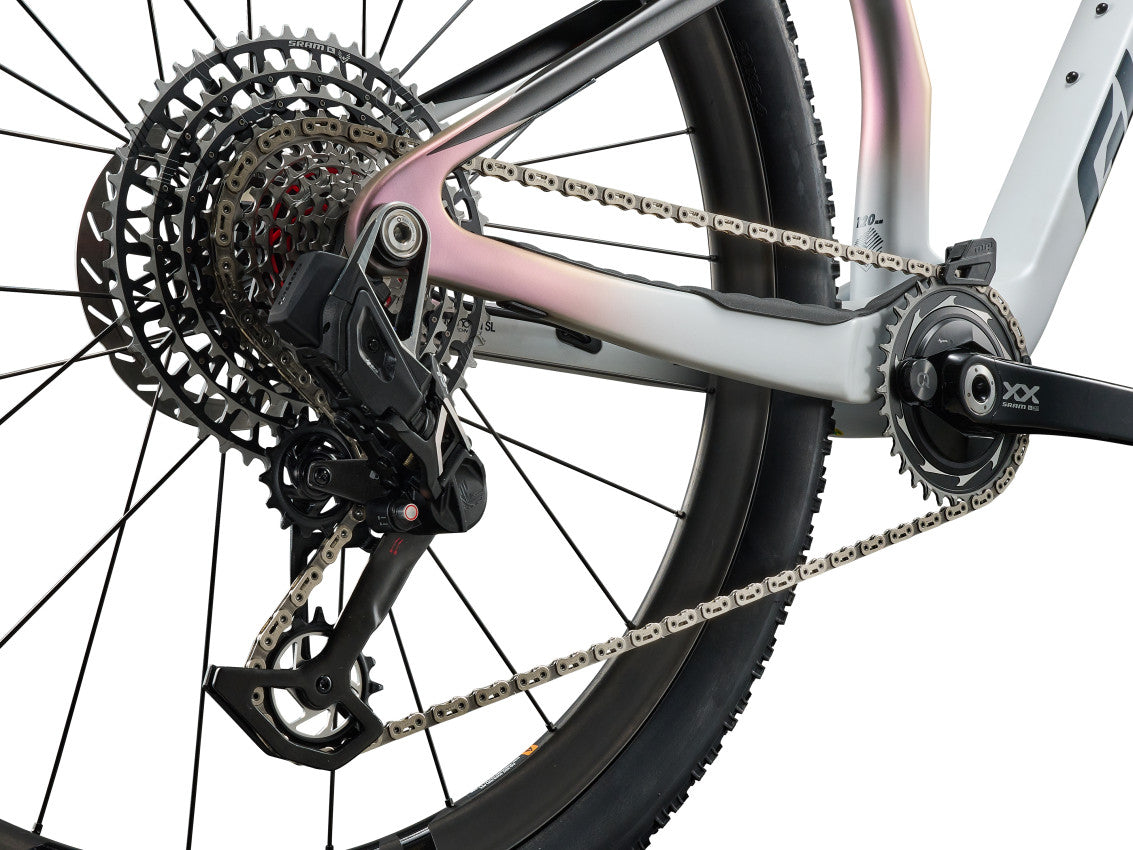 Image 4 of 10 - MY26AnthemAdvancedSLSE_ColorAWhite_Carbon-D4