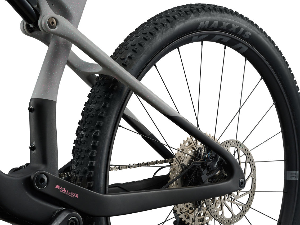 Image 4 of 8 - MY26AnthemXAdvancedSL3_ColorARawCarbon-D5