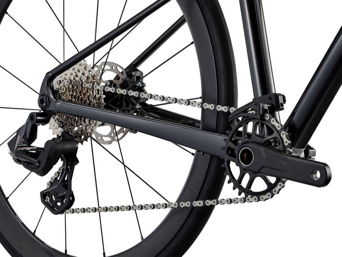 Image 8 of 10 - MY26LivSeek1_BlackChrome-GearRange