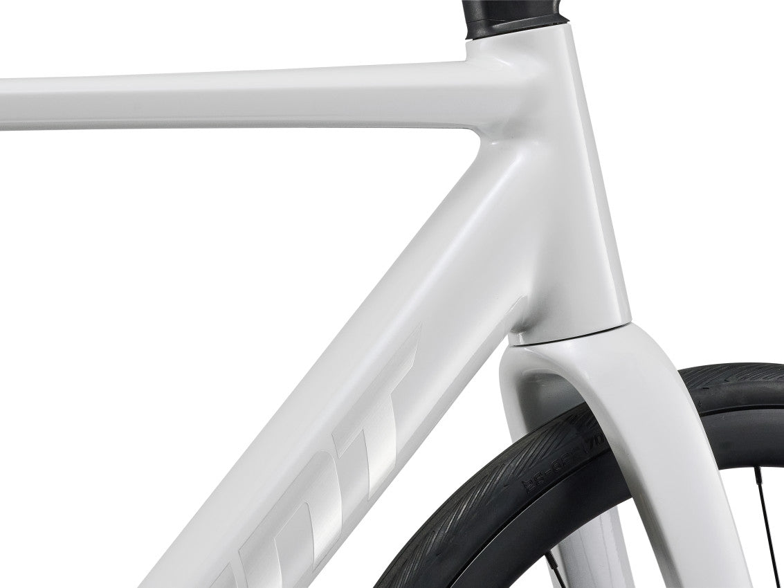 Image 5 of 6 - MY27ContendSL1_ColorAPearlWhite-D1