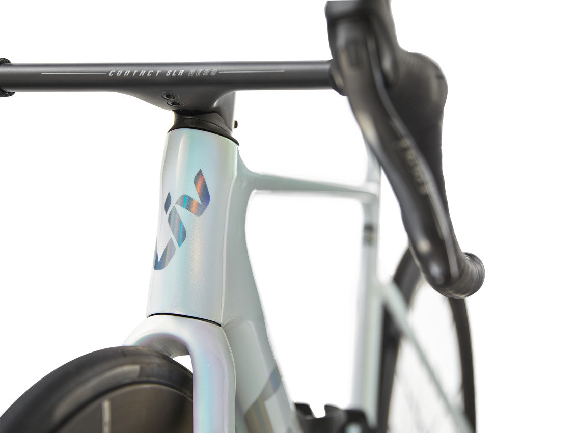 Image 10 of 12 - MY27EnviLivAdvancedSL0-Red_ColorAPrismPearl-D-7