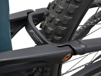 Image 6 of 12 - MY27StanceE0_ColorADeepLake_Black-D12