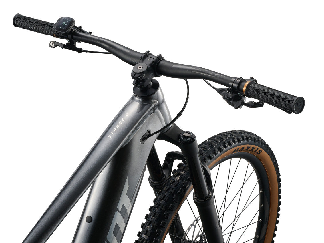 Image 12 of 12 - MY27StanceE1_ColorBCharcoal_Black-D3